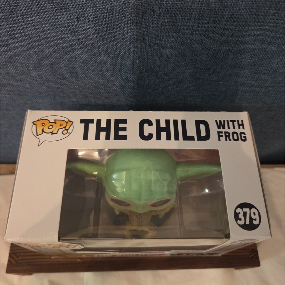 Funko Pop Star Wars The Child With Frog #379 Grogu Vinyl Figure MIB - Picture 5 of 16